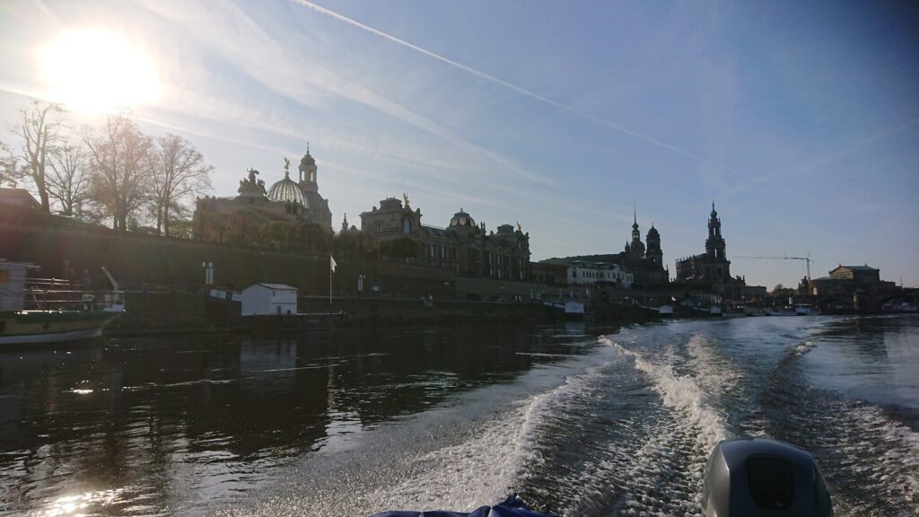 Die Ausbildung findet auf der Elbe im Bereich Dresden statt.